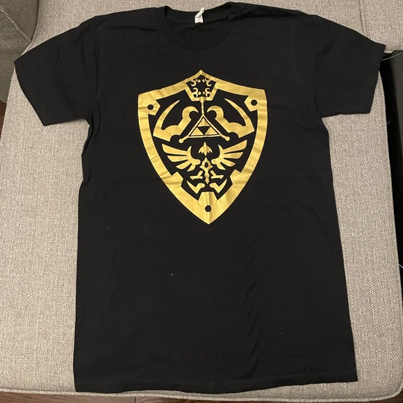 The Legend of Zelda Gold Foil T-shirt (S) - Picture 1 of 3